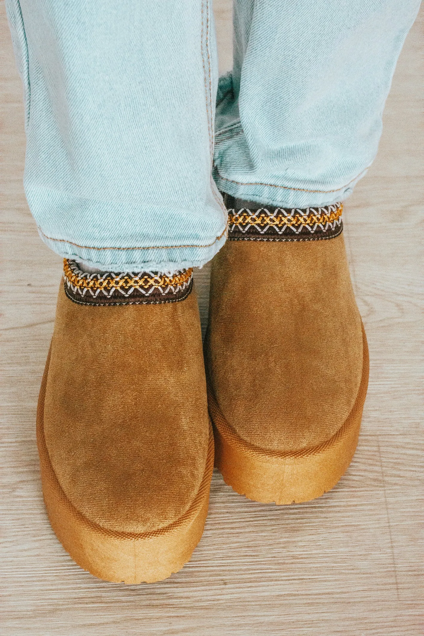 Cozy Love Camel Braided Slipper