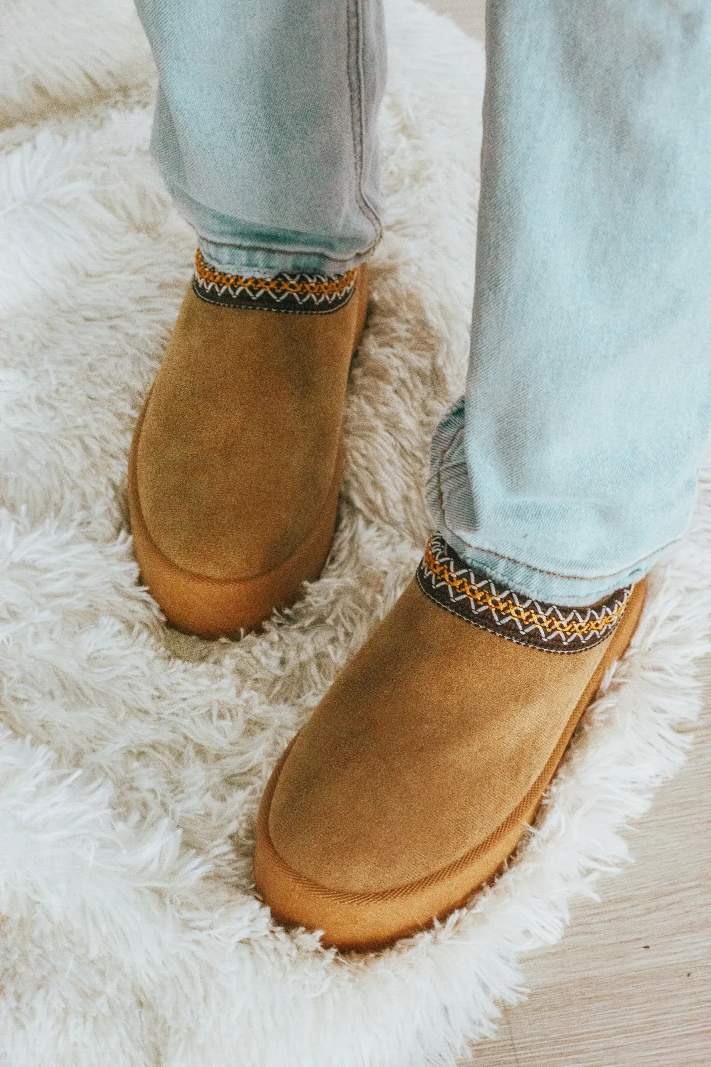 Cozy Love Camel Braided Slipper