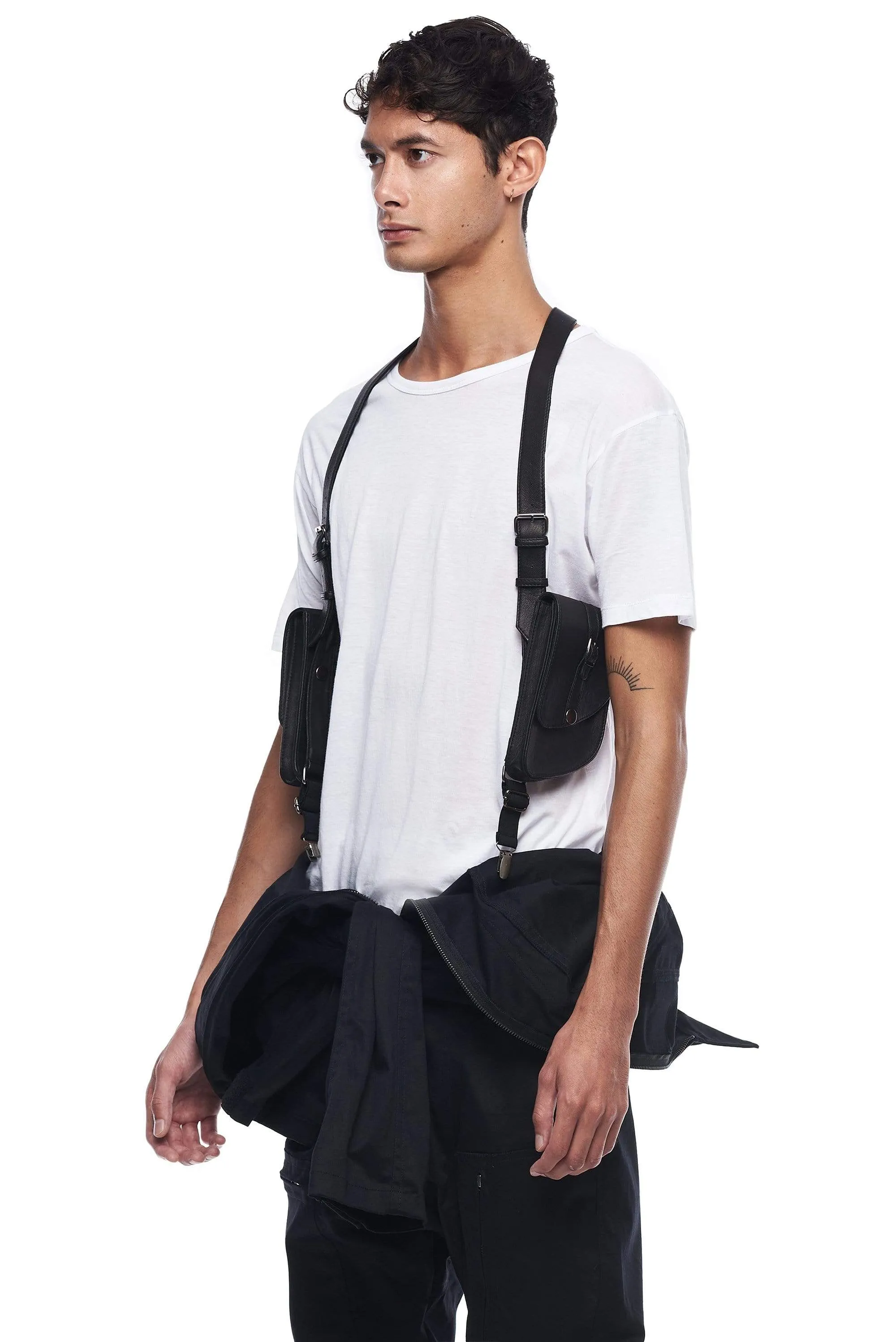 SUSPENDER BAG IN BLACK